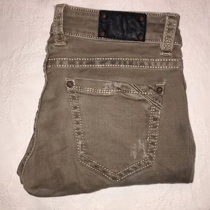 Buckle Black Skinnies